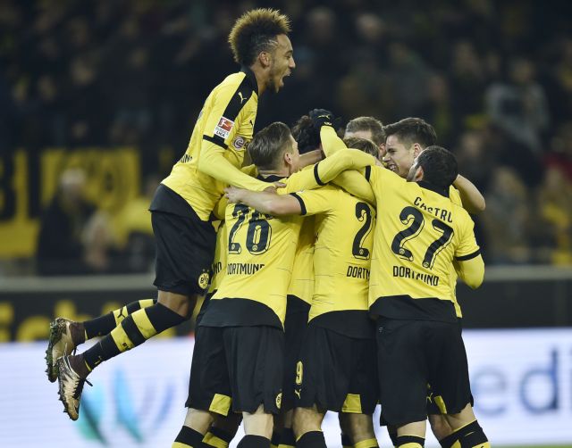 «Ξέσπασε» με τεσσάρα η Ντόρτμουντ, ήττα για τη Σάλκε στο 92′